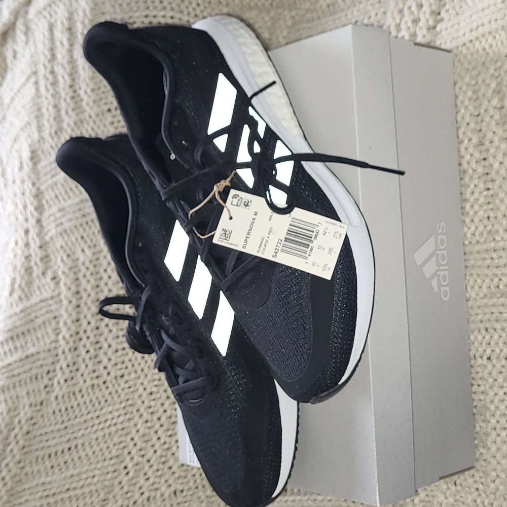 Brand New Mens Supernova shoes
